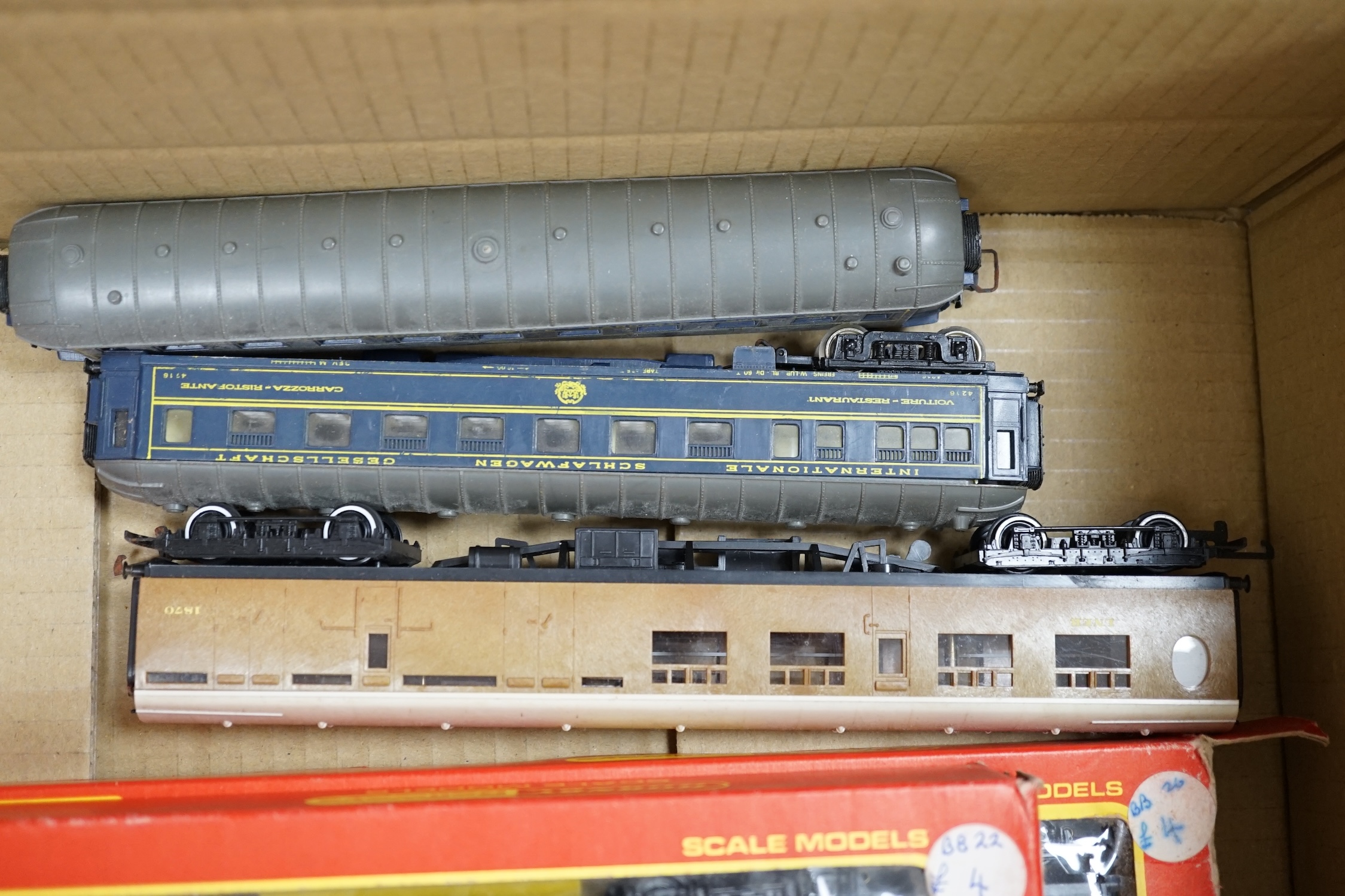 Fifteen 00 gauge model railway items by Hornby Railways, Lima, etc. including six locomotives; a BR Class 37 diesel locomotive, a Class 31 diesel locomotive, an 0-6-0T locomotive, etc. together with six Inter-city bogie